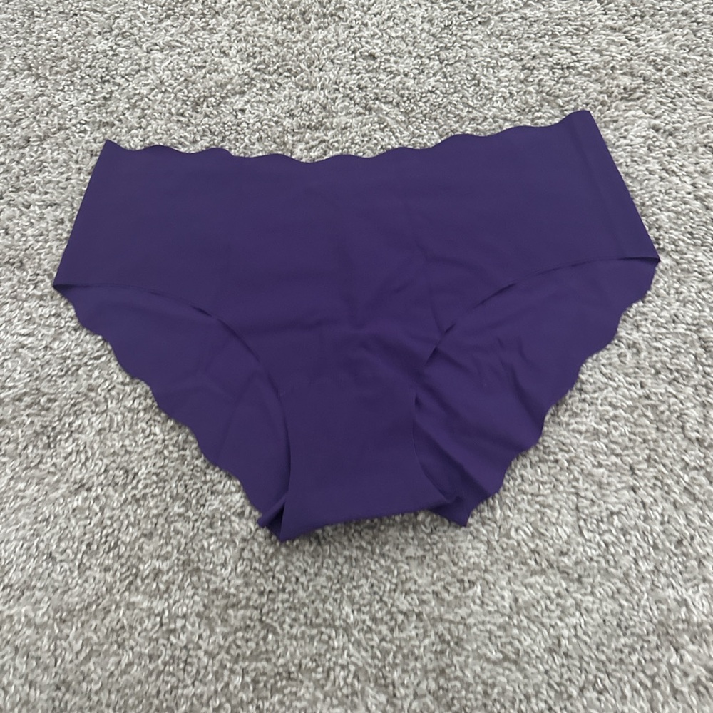 2008 Vintage Victoria’s Secret Very Sexy Seamless Scallop-Edge Hiphugger Panty